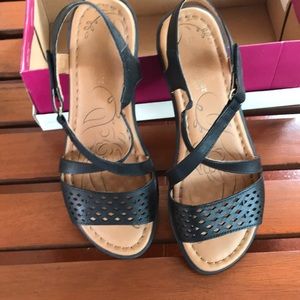Naturalizer Sandals